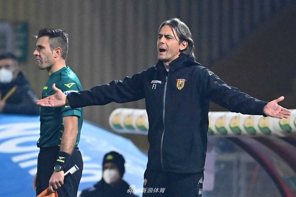 [意甲]贝内文托1-1尤文 莫拉塔进球+红牌