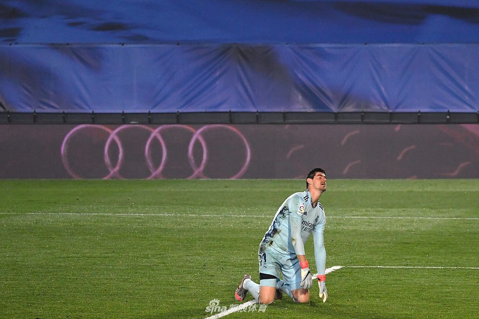 [西甲]皇马1-2阿拉维斯 阿扎尔伤退