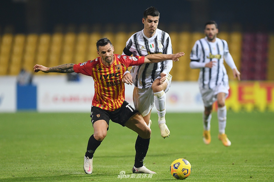 [意甲]贝内文托1-1尤文 莫拉塔进球+红牌