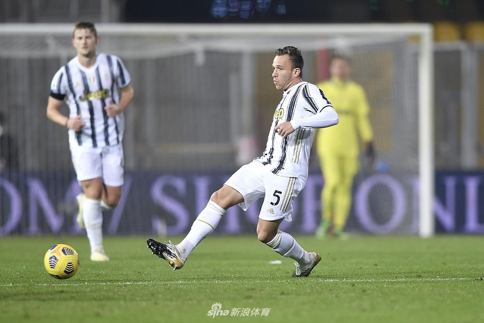 [意甲]贝内文托1-1尤文 莫拉塔进球+红牌