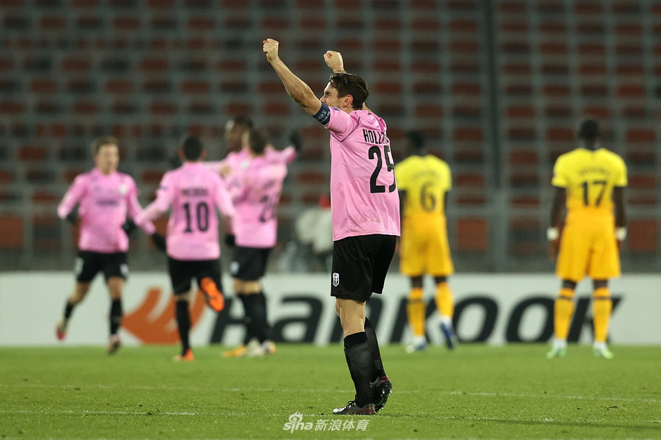 [欧联杯]林茨3-3热刺 贝尔孙兴O破门