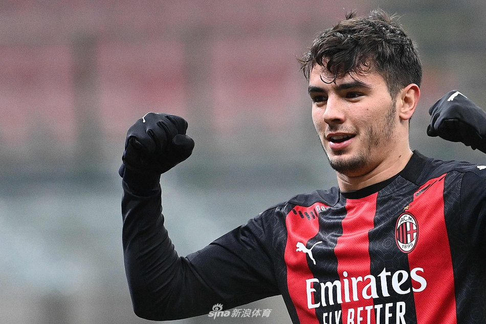 [欧联杯]AC米兰4-2凯尔特人 海于格传射