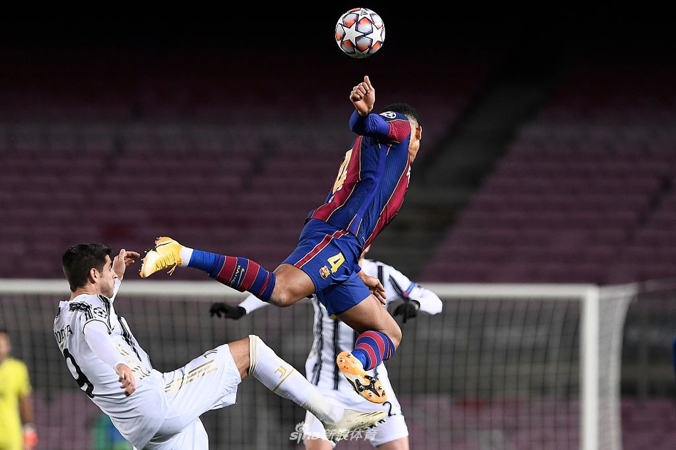 [欧冠]巴萨主场0-3尤文 C罗2球改写纪录