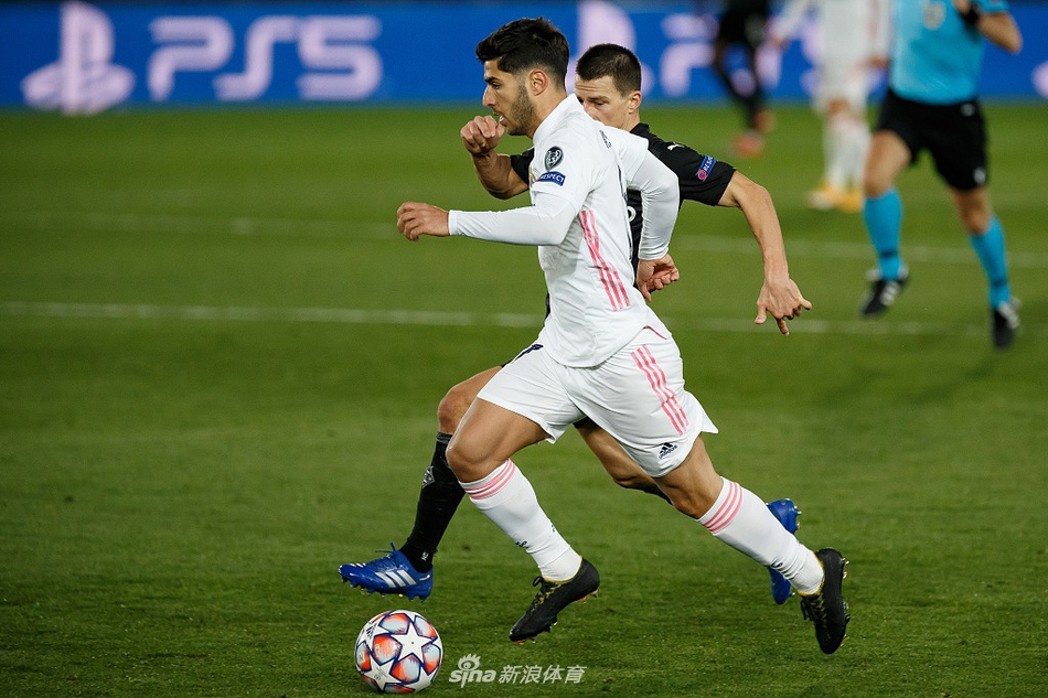 [欧冠]皇马2-0门兴 本泽马两球