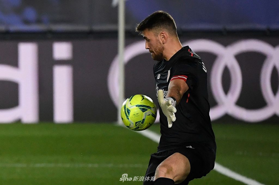 [西甲]皇马3-1毕尔巴鄂 本泽马两球