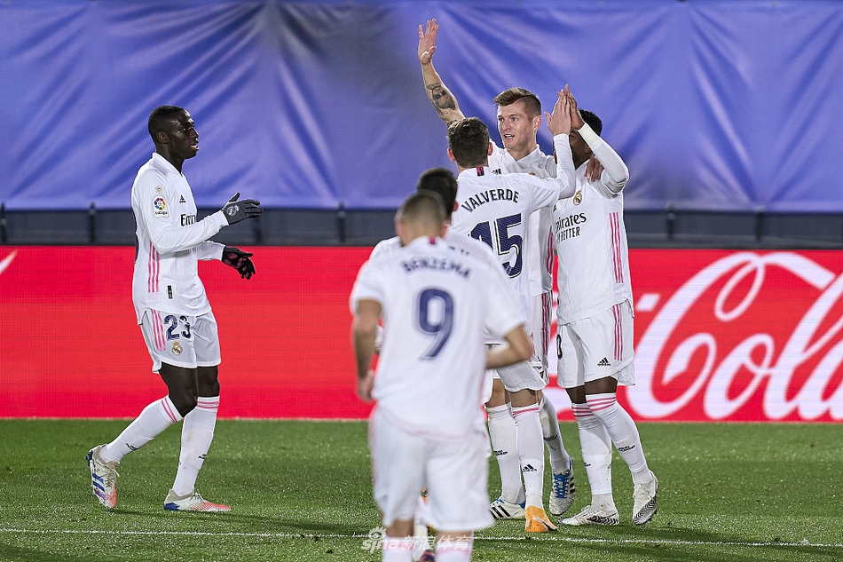 [西甲]皇马3-1毕尔巴鄂 本泽马两球