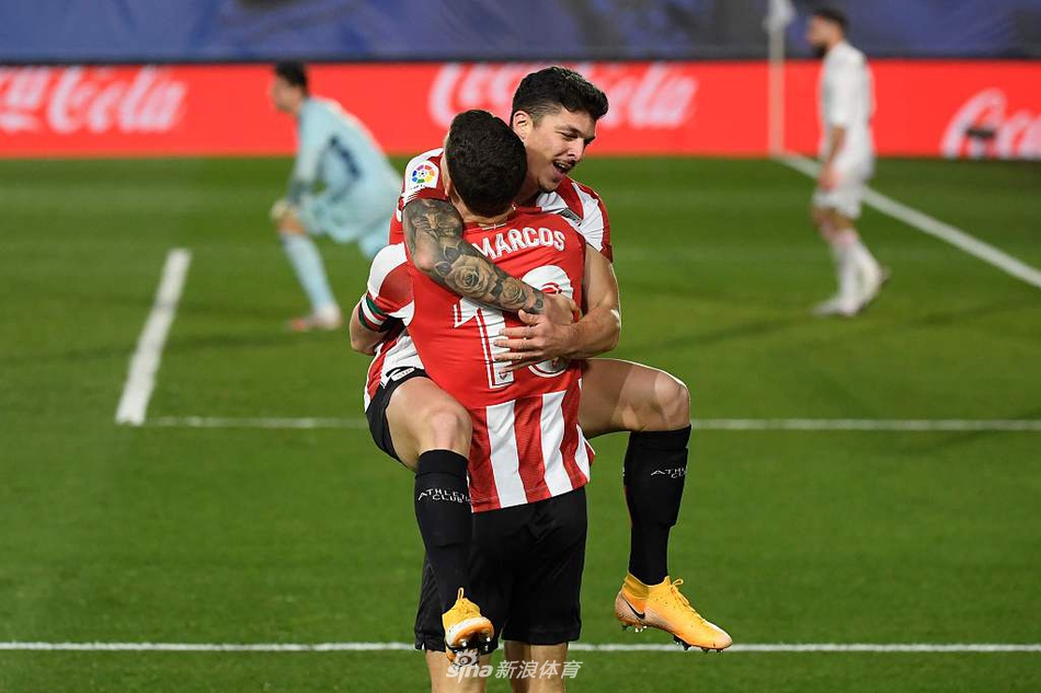 [西甲]皇马3-1毕尔巴鄂 本泽马两球