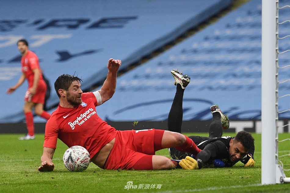 [足总杯]曼城3-0伯明翰 B席两球