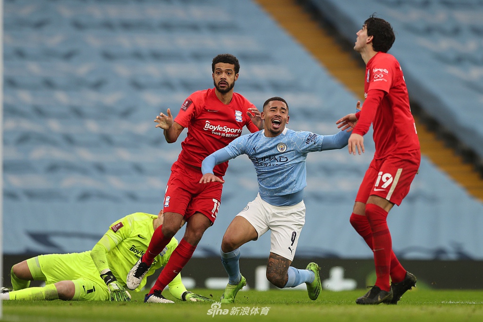 [足总杯]曼城3-0伯明翰 B席两球