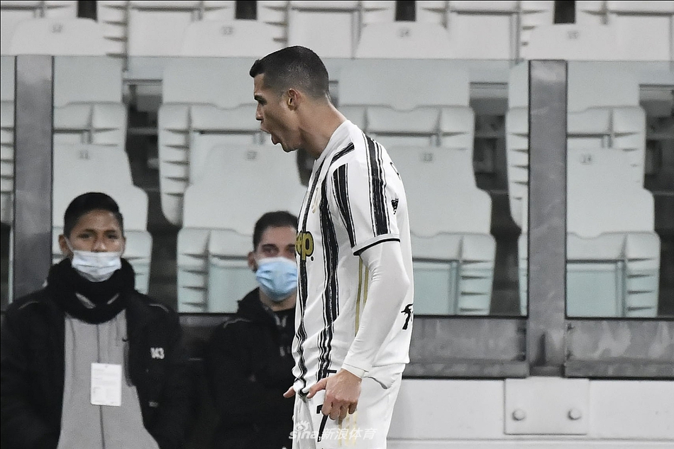 [意甲]尤文3-0克罗托内 C罗两球