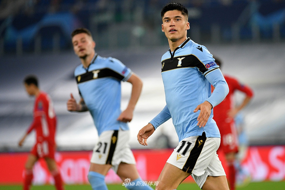 [欧冠]拉齐奥1-4拜仁 莱万破门