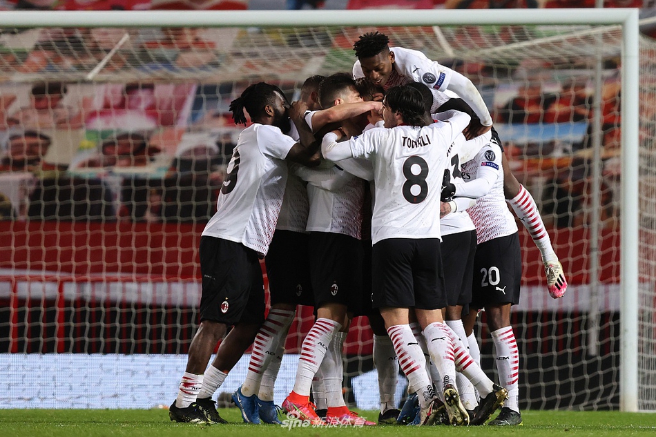 [欧联杯]曼联1-1AC米兰 克亚尔读秒扳平