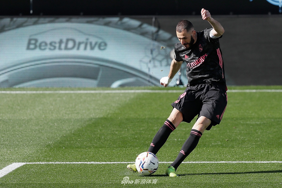 [西甲]塞尔塔1-3皇马 本泽马两射一传