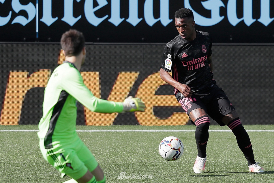 [西甲]塞尔塔1-3皇马 本泽马两射一传