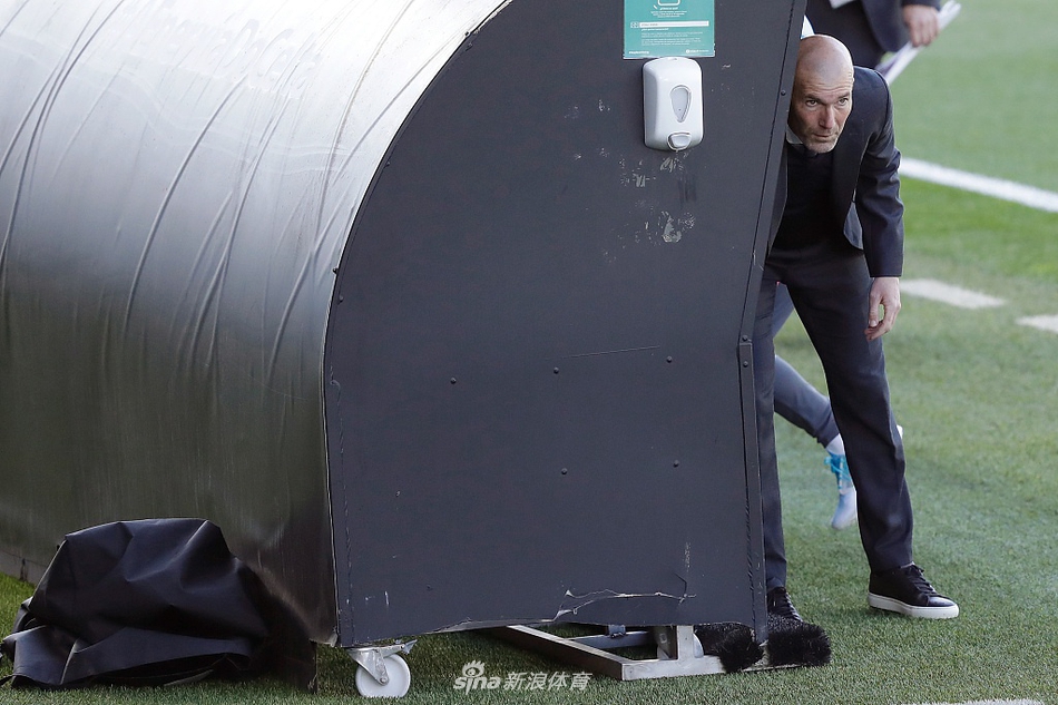 [西甲]塞尔塔1-3皇马 本泽马两射一传