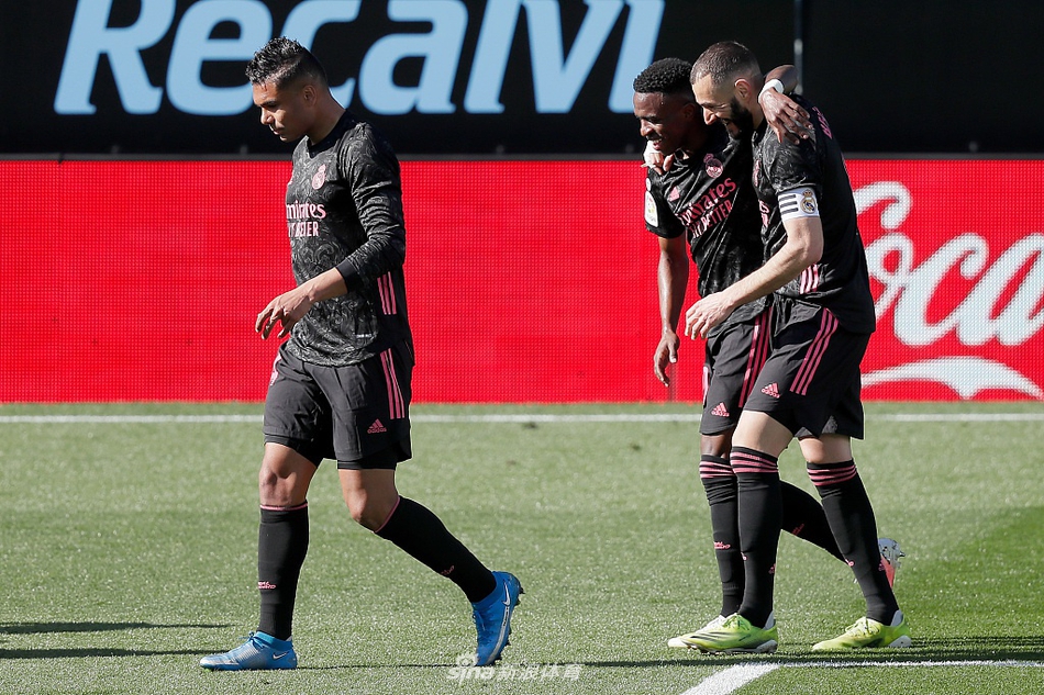 [西甲]塞尔塔1-3皇马 本泽马两射一传