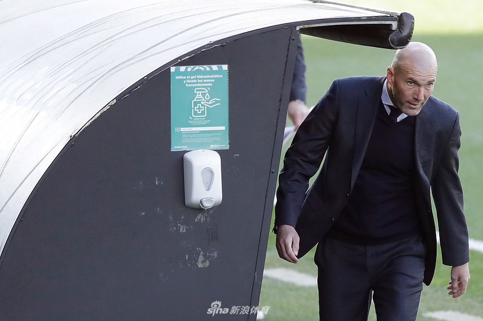 [西甲]塞尔塔1-3皇马 本泽马两射一传