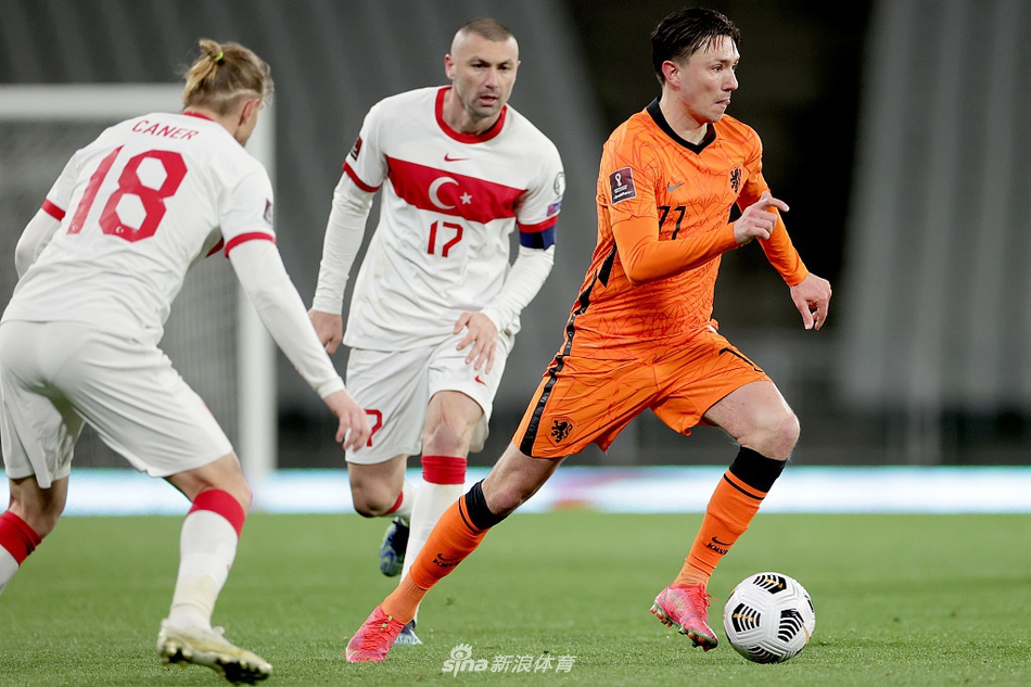 [世预赛]土耳其4-2荷兰 伊尔马兹帽子戏法