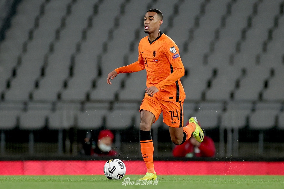 [世预赛]土耳其4-2荷兰 伊尔马兹帽子戏法