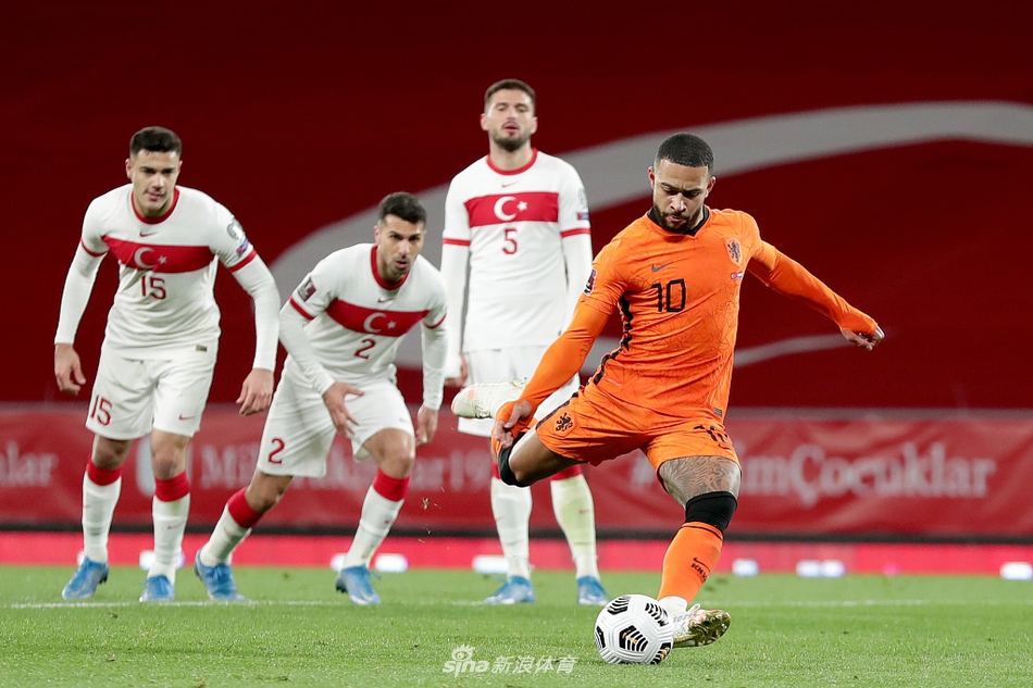 [世预赛]土耳其4-2荷兰 伊尔马兹帽子戏法