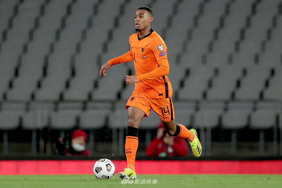 [世预赛]土耳其4-2荷兰 伊尔马兹帽子戏法