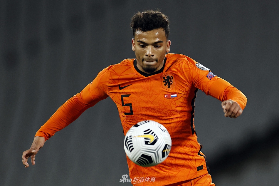 [世预赛]土耳其4-2荷兰 伊尔马兹帽子戏法