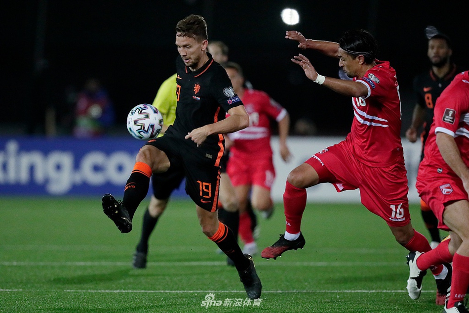 [世预赛]直布罗陀0-7荷兰 德佩两球