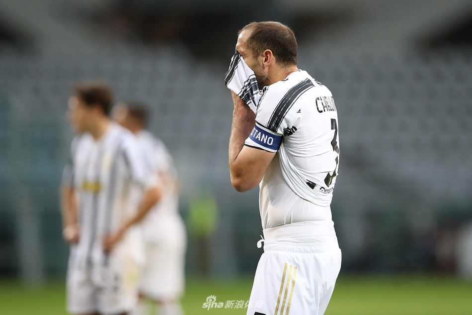 [意甲]都灵2-2尤文 C罗破门