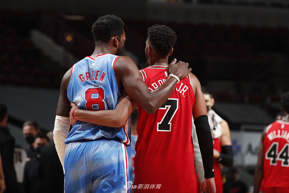 [NBA常规赛]篮网107-115公牛