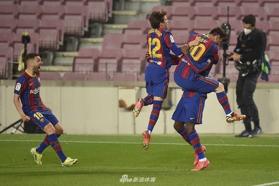 [西甲]巴萨1-0巴拉多利德 登贝莱绝杀
