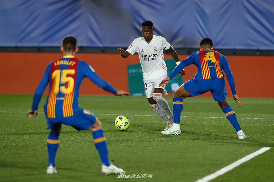 [西甲]皇马2-1巴萨 皇马双杀巴萨