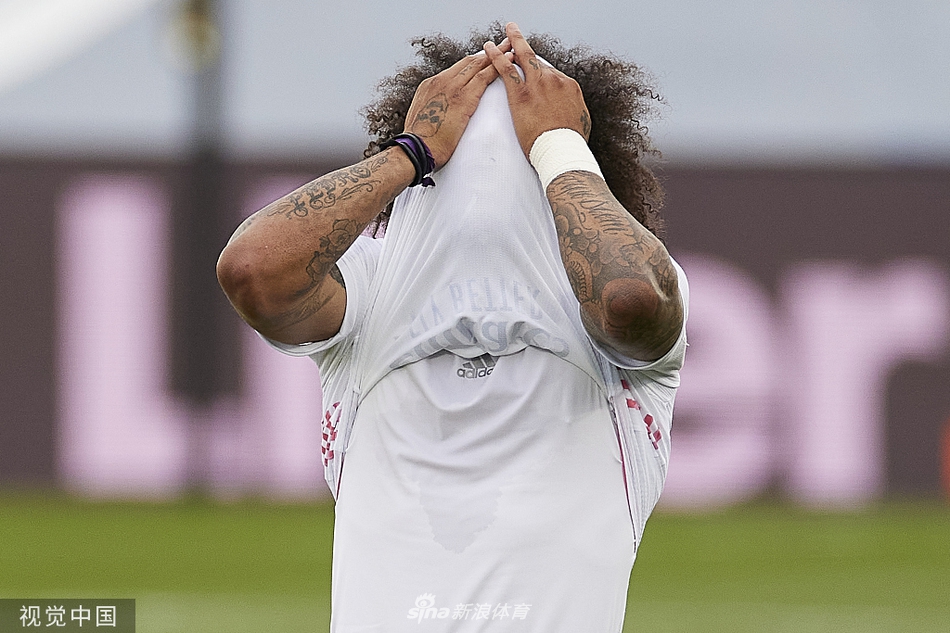 [西甲]皇马2-1比利亚雷亚尔 本泽马传射