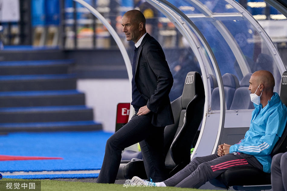 [西甲]皇马2-1比利亚雷亚尔 本泽马传射