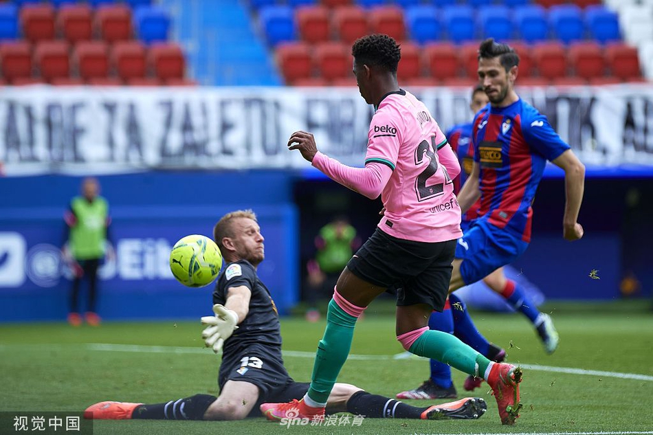 [西甲]埃瓦尔0-1巴萨 格列兹曼绝杀