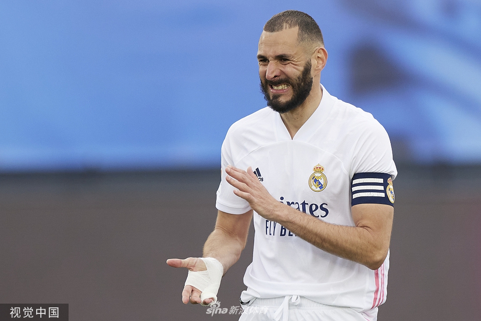 [西甲]皇马2-1比利亚雷亚尔 本泽马传射