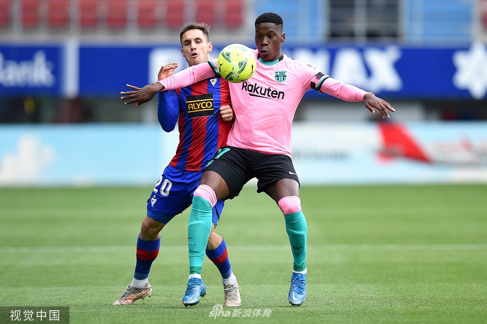 [西甲]埃瓦尔0-1巴萨 格列兹曼绝杀