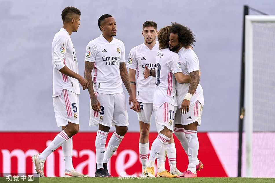 [西甲]皇马2-1比利亚雷亚尔 本泽马传射