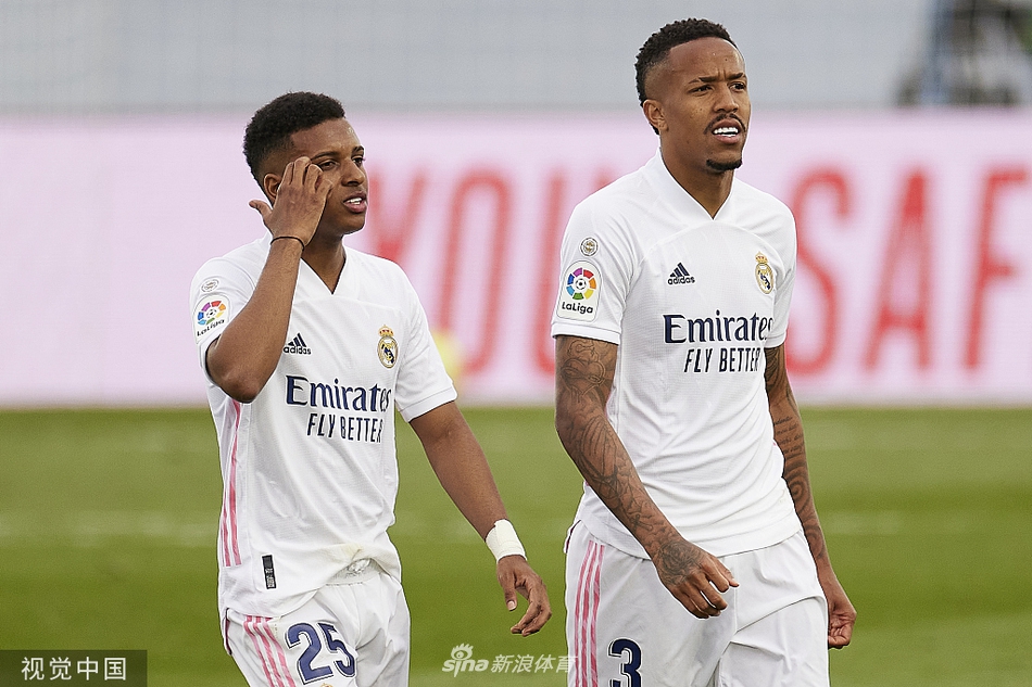 [西甲]皇马2-1比利亚雷亚尔 本泽马传射