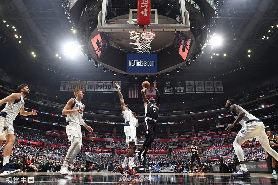 [NBA季后赛]独行侠113-103快船 东契奇三双