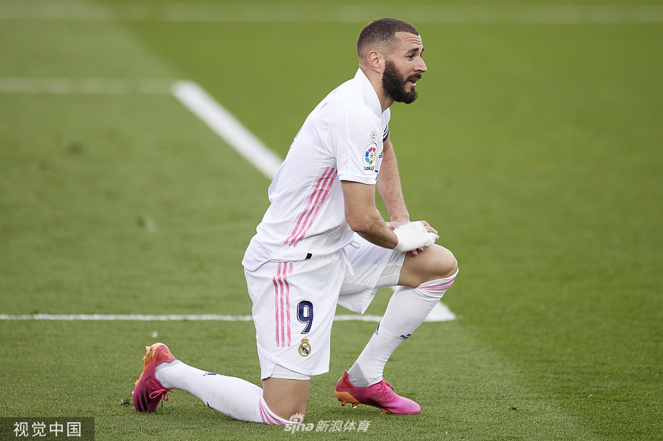 [西甲]皇马2-1比利亚雷亚尔 本泽马传射