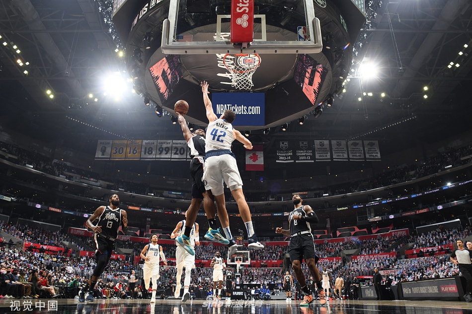 [NBA季后赛]独行侠113-103快船 东契奇三双