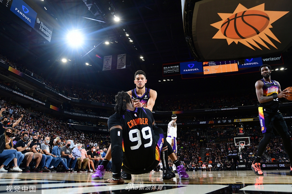 [NBA季后赛]湖人90-99太阳 詹姆斯两双难救主