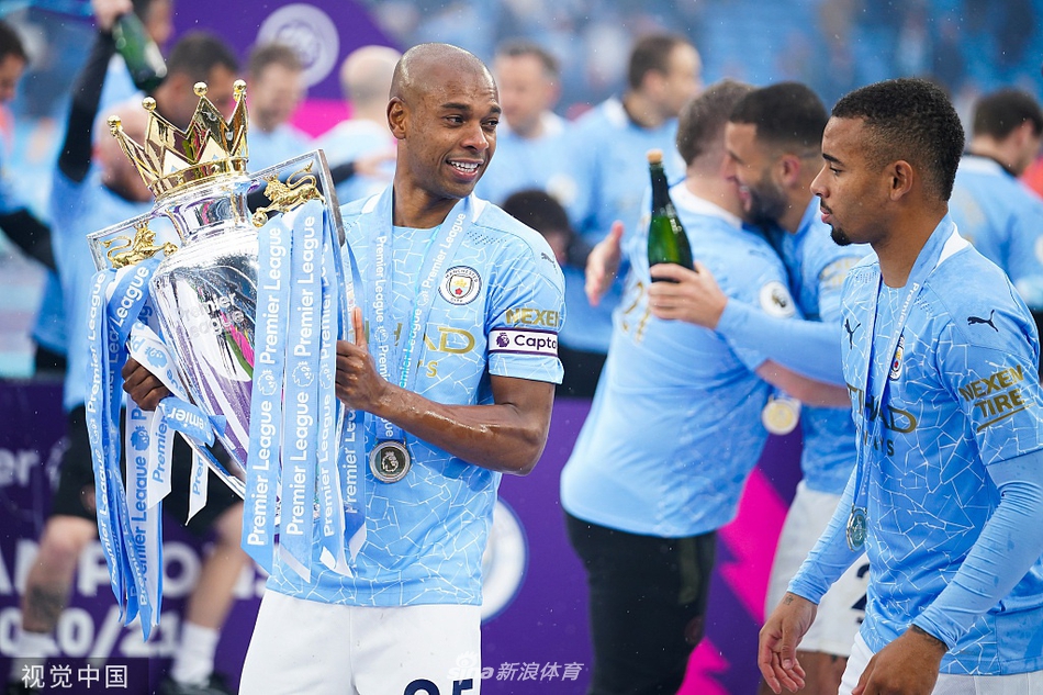 [英超]曼城5-0埃弗顿 阿圭罗两球