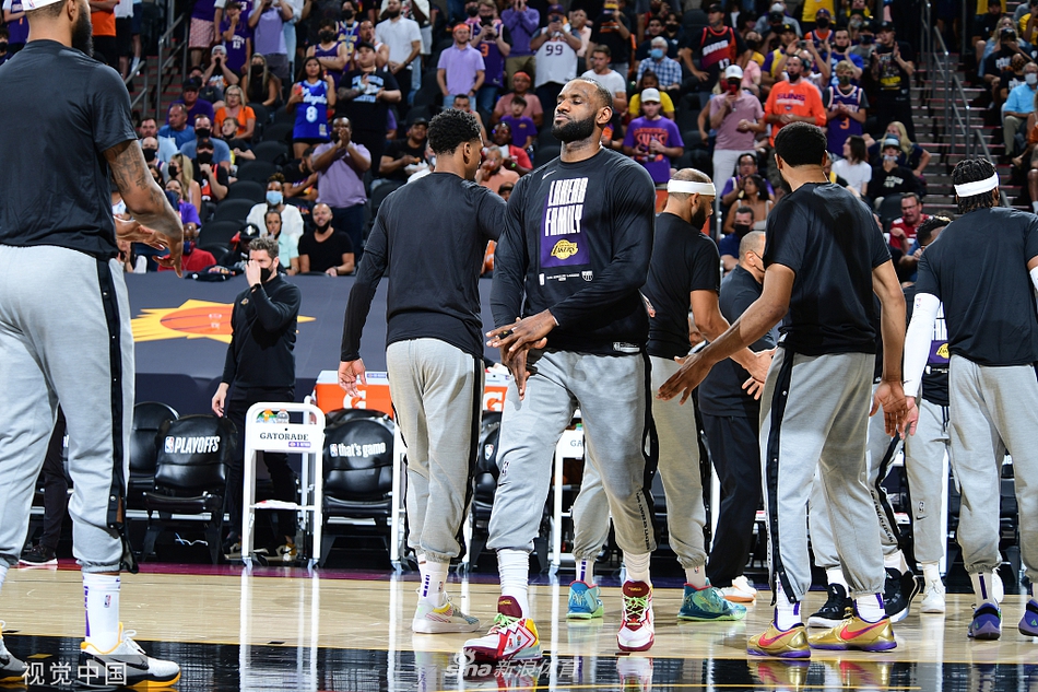 [NBA季后赛]湖人90-99太阳 詹姆斯两双难救主