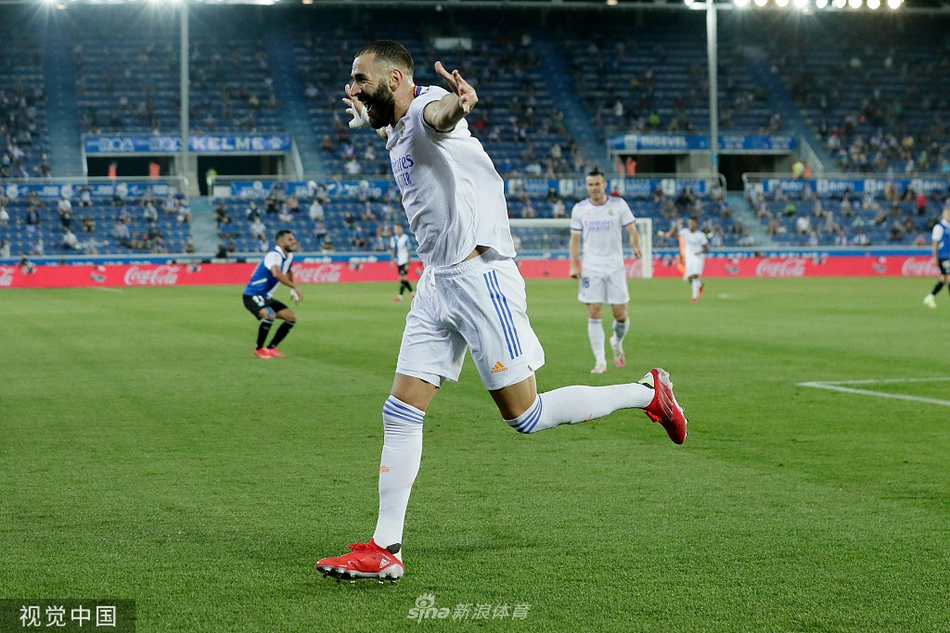 [西甲]阿拉维斯1-4皇马 本泽马两球