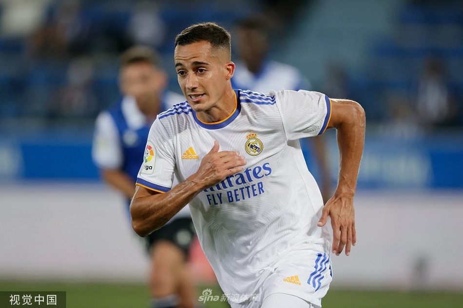 [西甲]阿拉维斯1-4皇马 本泽马两球