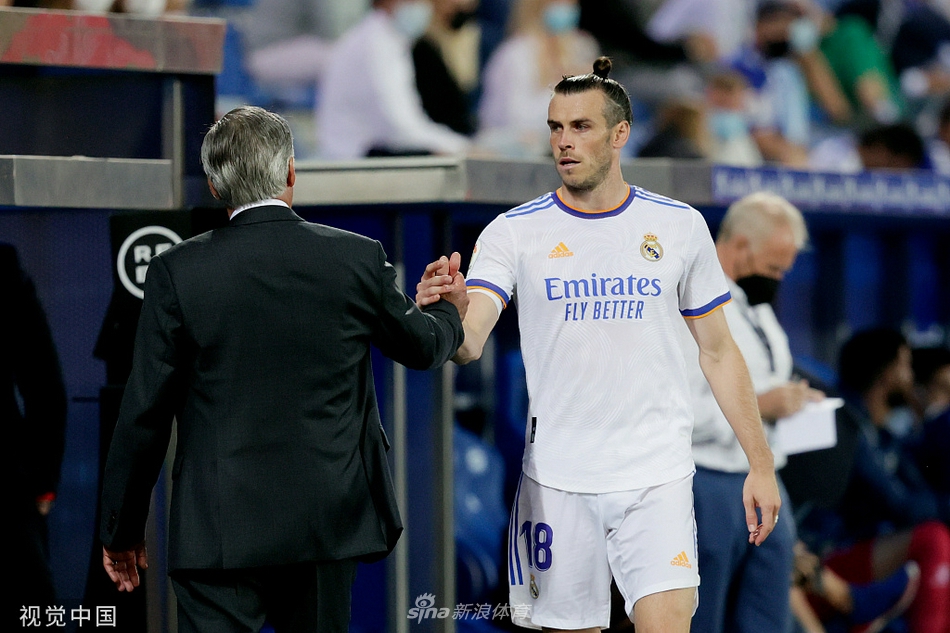 [西甲]阿拉维斯1-4皇马 本泽马两球