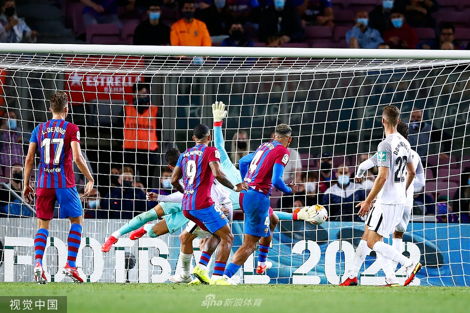 [西甲]巴萨1-1格拉纳达 阿劳霍破门