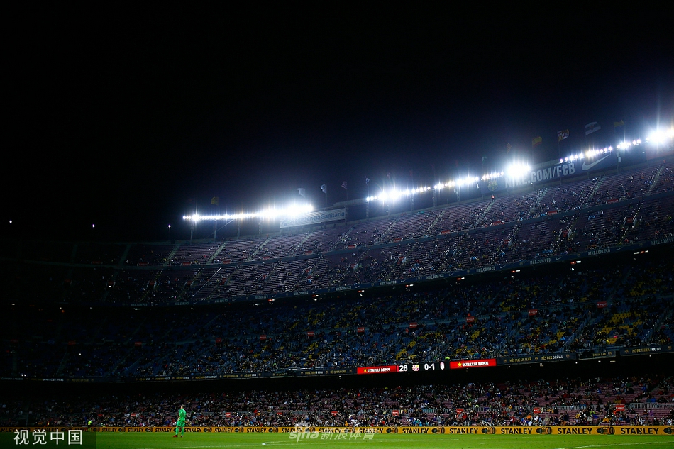 [西甲]巴萨1-1格拉纳达 阿劳霍破门