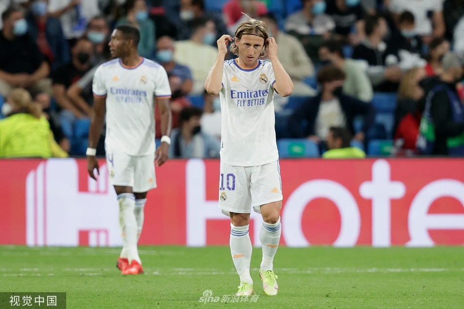 [欧冠]皇马1-2谢里夫 本泽马破门